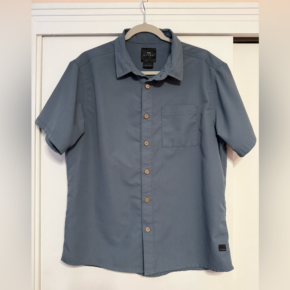 Sitka Men's Blue Button Down Shirt
